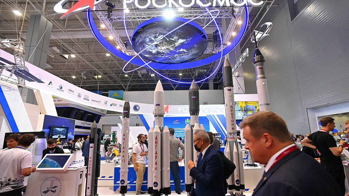    Стенд госкорпорации "Роскосмос" на форуме "Армия-2021"© РИА Новости . Евгений Одиноков