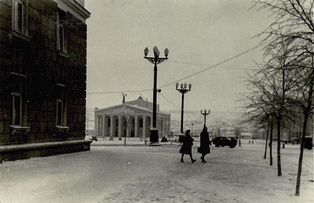 1962 год, февраль, 6 часов вечера /на заднике фото/