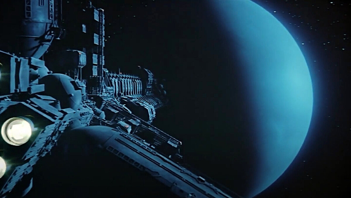 Кадр из фильма "Луна 44"