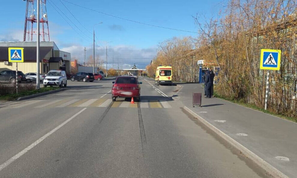    В Салехарде сбитая на пешеходном переходе женщина попала в больницу