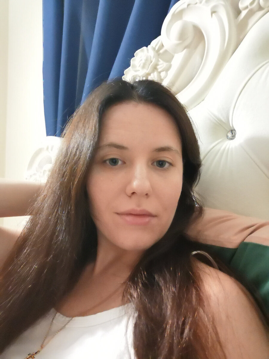 Для очень-очень внимательных: коричневые пятна на лбу - это не грязь. Поймёте дальше) 