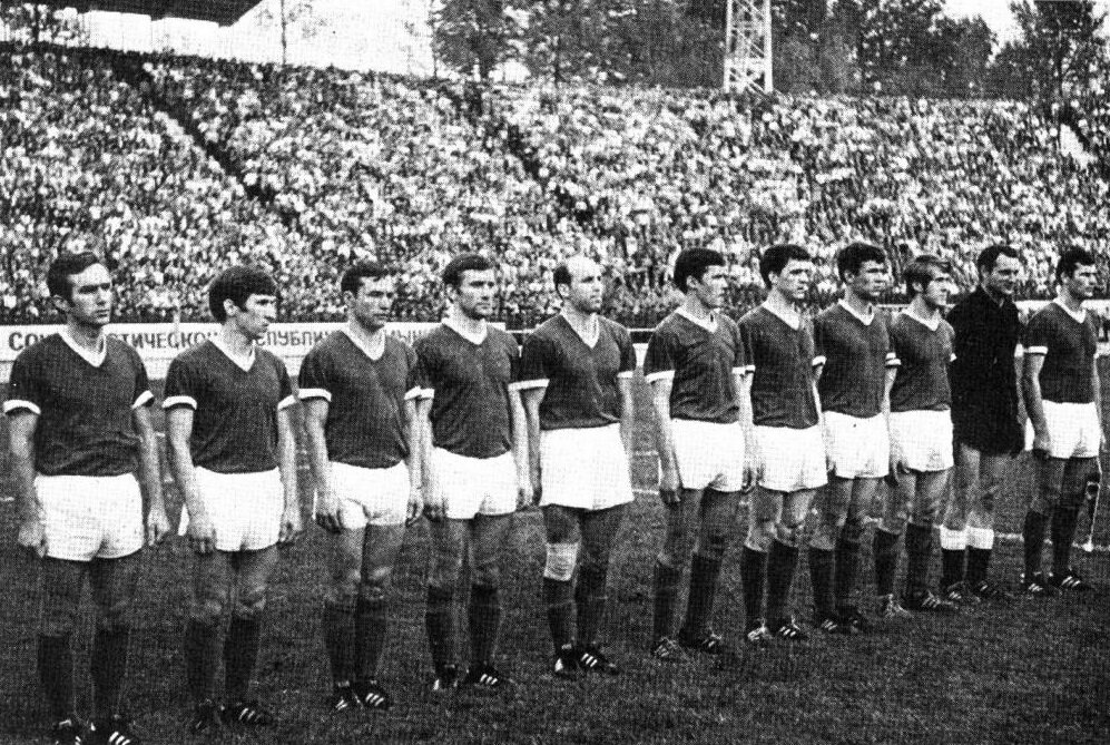 Состав львовских Карпат, перед матчем 1/16 финала, против румынской Стяуа