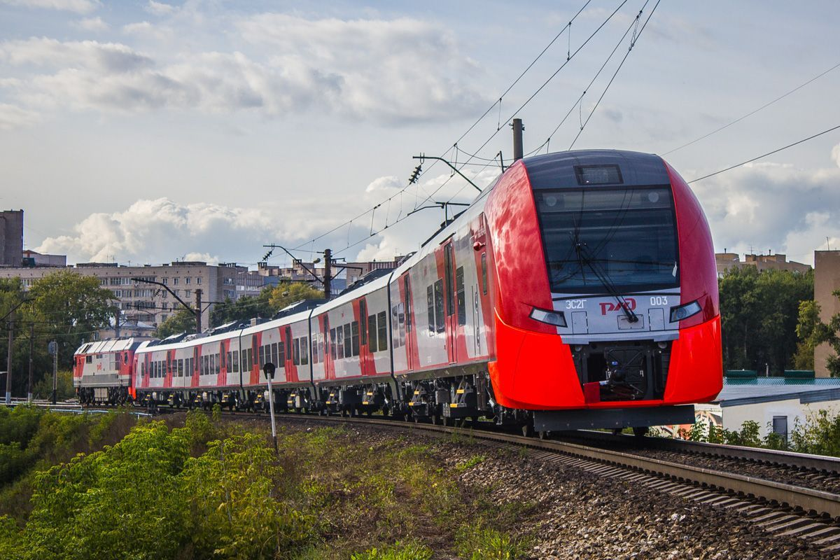 Поезда москва курск. Ласточка электропоезд. Скоростной электропоезд Ласточка. Ласточка электропоезд РЖД. Поезд Ласточка Киров.