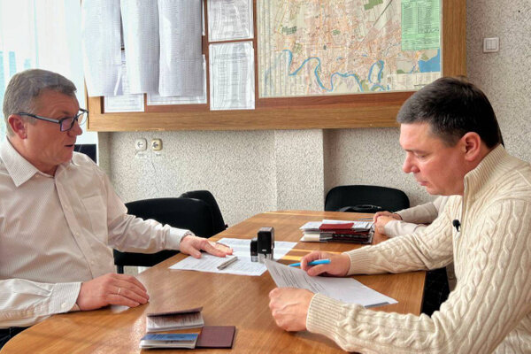 Бывший мэр Краснодара Евгений Первышов в военкомате. Обложка © Евгений Первышов