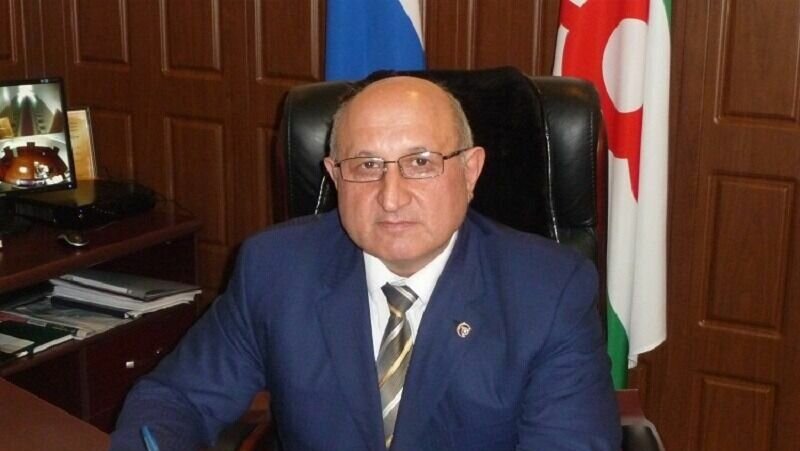     Глава Счетной палаты Ингушетии Мустафа Белхороев и экс-депутат парламента республики Микаил Алиев задержаны, их подозревают в связях с местной преступной группой. Об этом NewsTracker сообщил источник в правоохранительных органах.