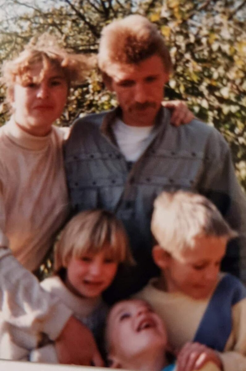 Перед вами автор этой статьи, Екатерина и мои приемные дети ( никаких документов не имела на них)