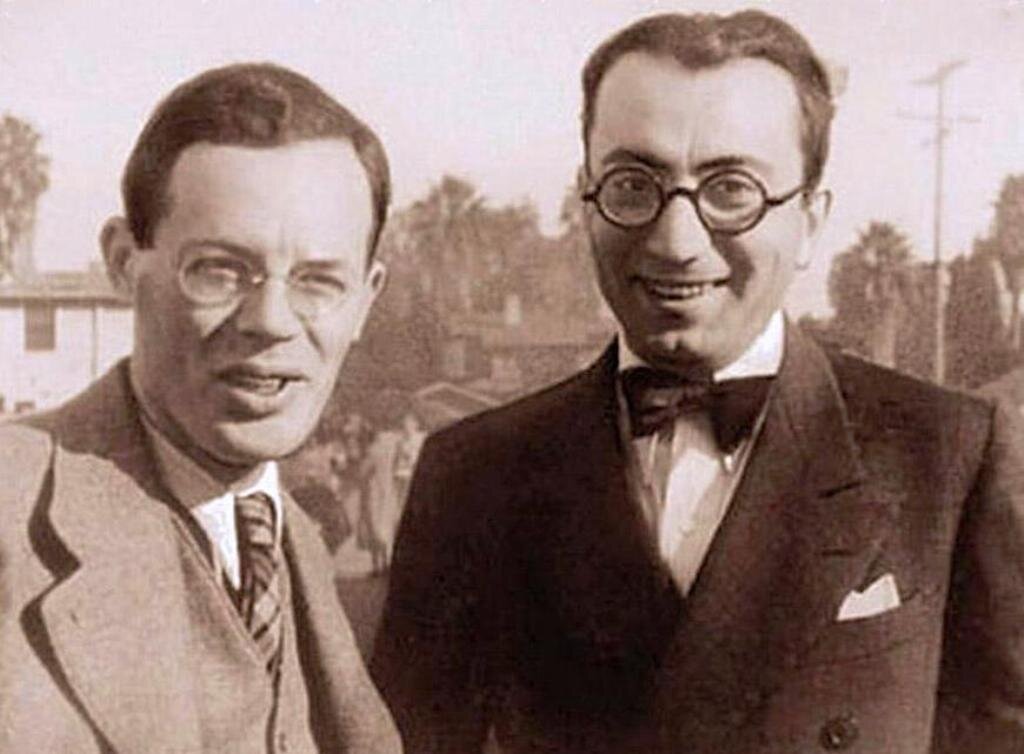 Илья Ильф и Евгений Петров. Фото из свободных источников