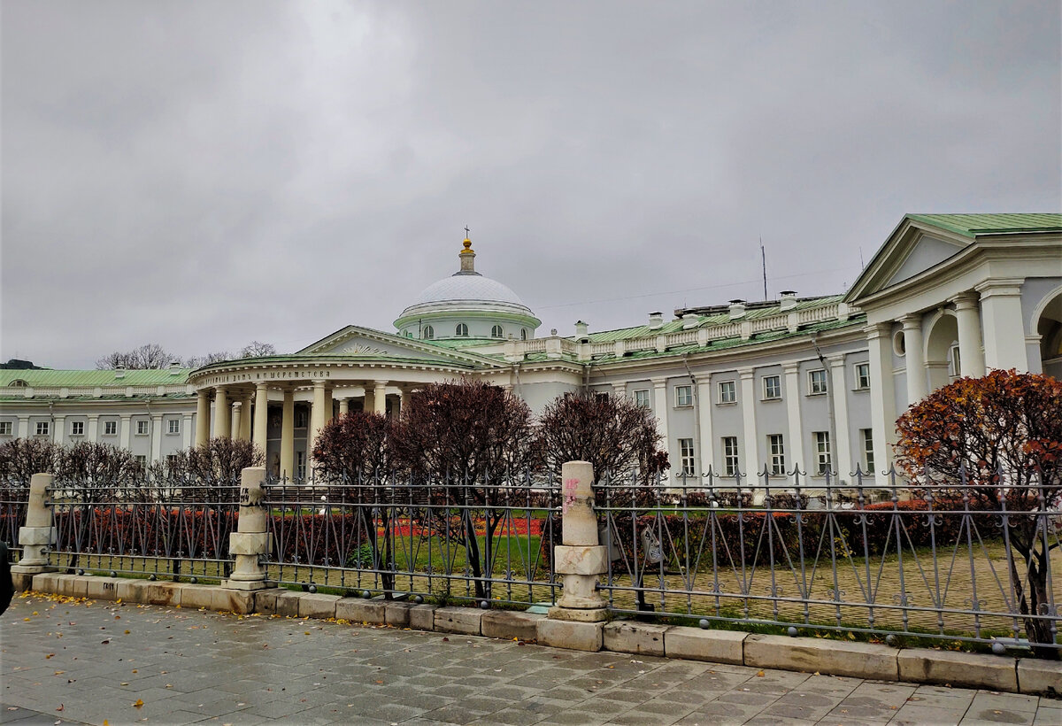 москва какой странноприимный дом. стихотворение цветаевой о москве. цветаева москва. четверостишье про москву. стих про москву короткий.
