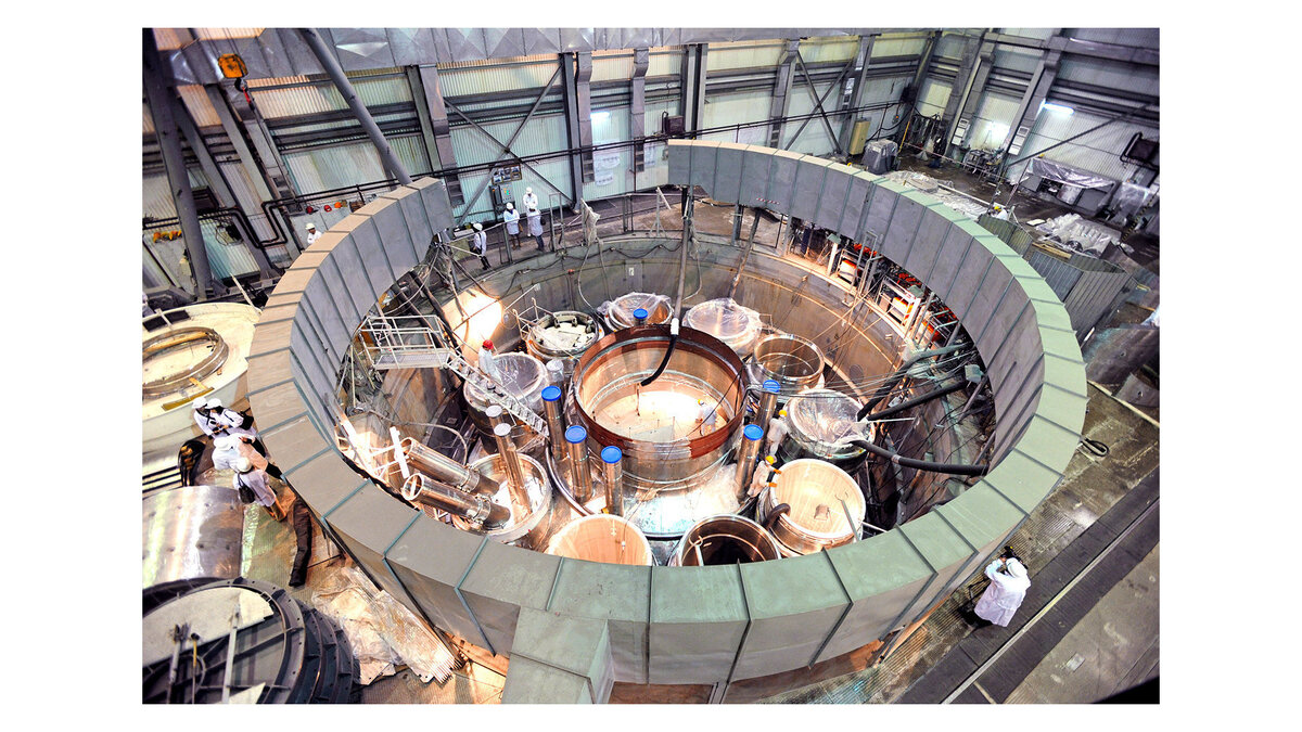    Сборка реактора© РИА Новости . Павел Лисицын