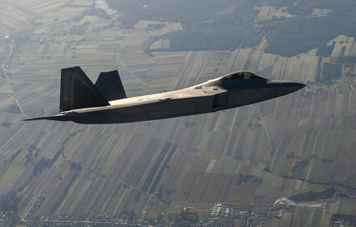    Истребитель F-22  Omar Marques/Getty Images