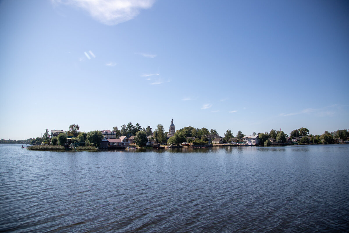 Город Осташков с воды. Фото автора