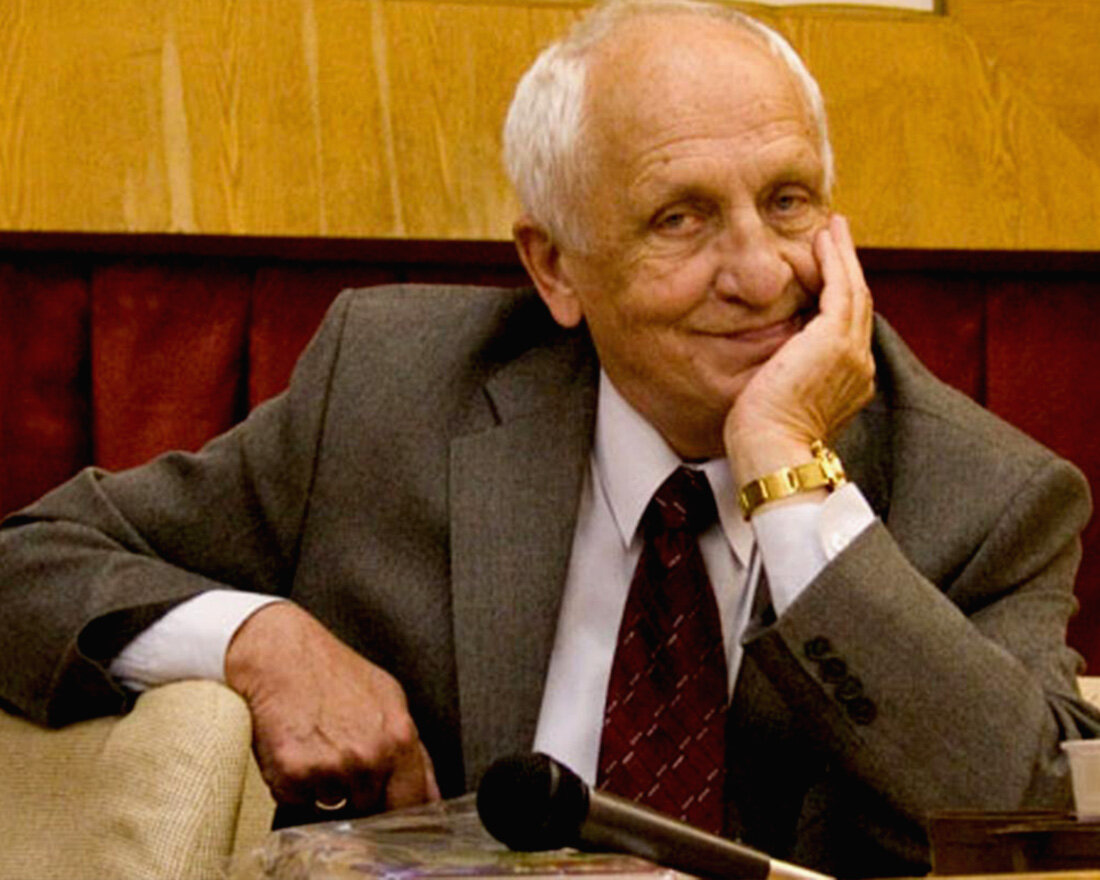 1 Ге́нрих Рома́нович Ивани́цкий — советский и российский биофизик, член-корреспондент Российской академии наук https://upload.wikimedia.org/wikipedia/commons/1/19/Иваницкий_Генрих_РОманович.jpg