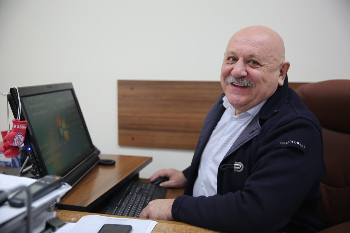 Директор по безопасности РИАТа - Юрий Мороз.