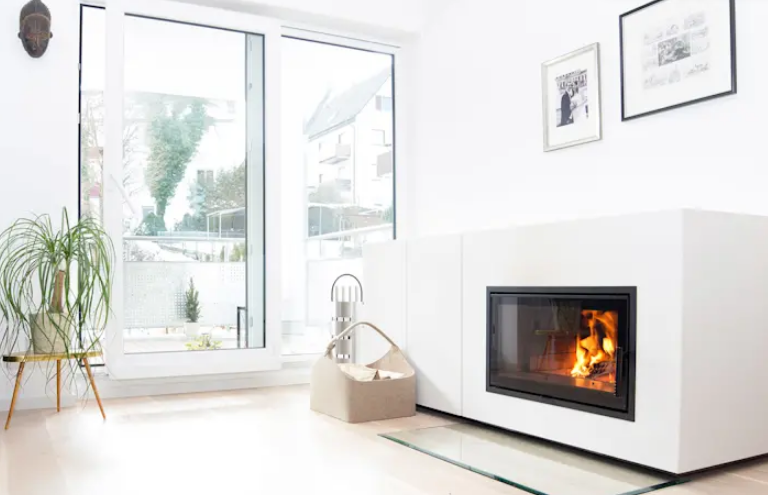 жилой климат в гостиной с помощью биокамина