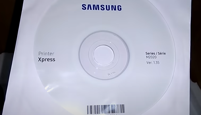 Фото 4. Компакт диск с драйверами для лазерного принтера Samsung M2020