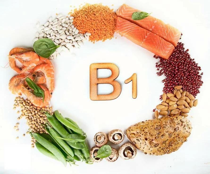 Содержание в продуктах витамина в 1. Витамин б1 тиамин. Витамин b1 тиамин. Витамин b1 тиамин источники. Тиамин витамин в1.
