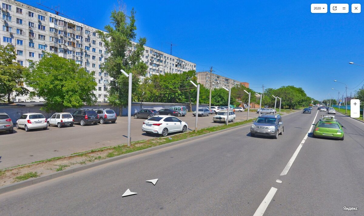 Уличная парковка  (Google Maps)
