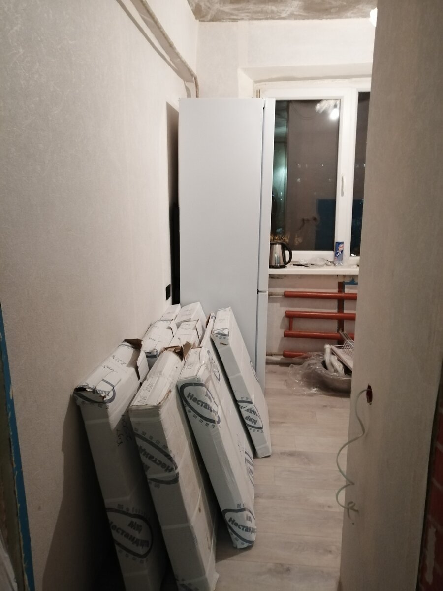 Первая партия коробок. 