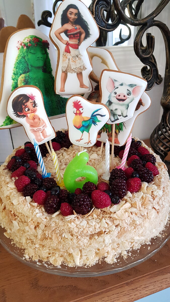 Самодельный собрал восторги у гостей. В конце праздника не осталось ни кусочка.