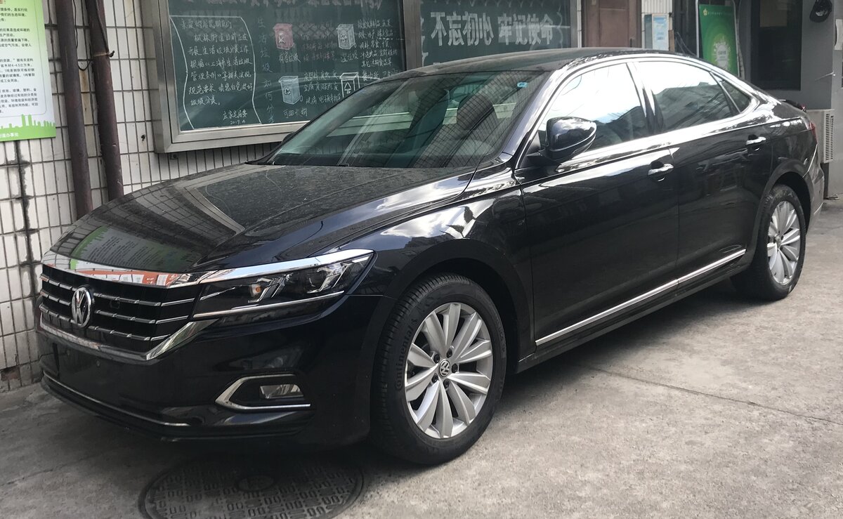 https://upload.wikimedia.org/wikipedia/commons/f/f7/Volkswagen_Passat_China_2019_001_%28cropped%29.jpg