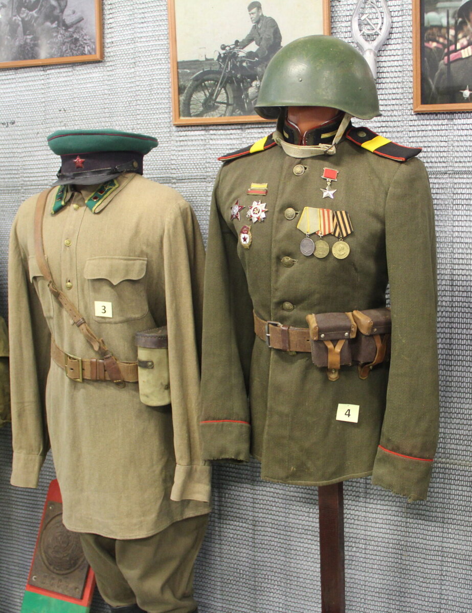 Парадная форма военнослужащего Красной Армии на параде Победы 24 июля 1945 года