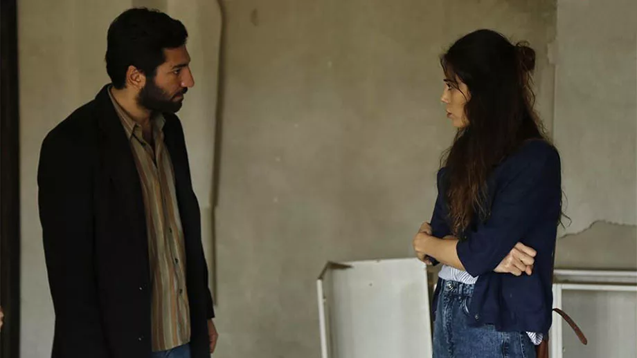 Кадр из сериала "Моя мама". Адрес изображения:https://yandex.ru/images/search?from=tabbar&text=дженгиз%20из%20сериала%20мама&pos=14&img_url=https%3A%2F%2Fd19502wuiaq9sa.cloudfront.net%2F1200x800%2Fimages%2F9934%2Fannede-zeynep-bir-secim-yapiyor-31-bolum-_131411243784591915.jpg&rpt=simage