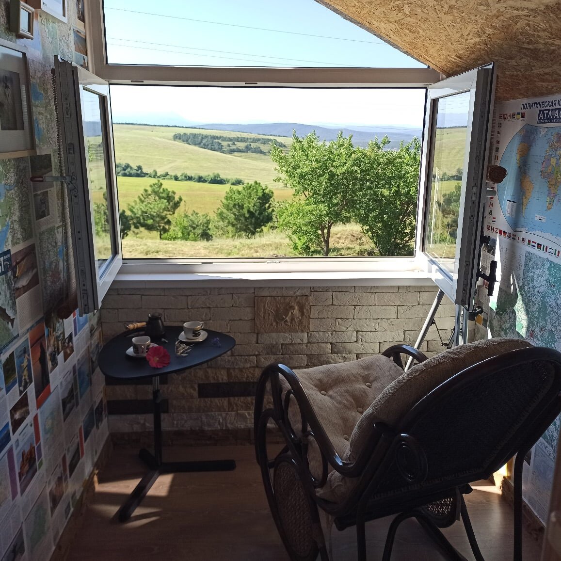 Моё утреннее окно   с видом на Чатыр-даг. Симферополь.