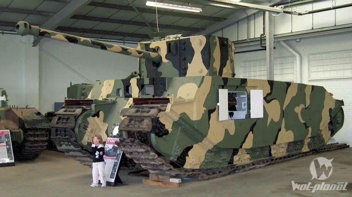 TOG II 

Этот танк известен своими впечатляющими размерами, по ширине он не выделяется среди остальных, а вот длина его больше чем у Maus'а. Из-за столь необычного вида, он нередко становится объектом насмешок в рандоме. И ведь такие размеры были придуманы не разработчиками, именно таким он был в реальности.
В World of Tanks этот танк стал первой британской премиумной машиной, за что же его невзлюбили ?

● Ну, во-первых, танк соответствует историческим данным, а значит развивает скорость лишь в 14 км/ч, скажем спасибо, что хотя бы не 8 км/ч, как было в проекте TOG I. Этот показатель один из самых низких в игре, так что, перегнать TOG II сможет разве что Т95, скорость которой на 1 км/ч меньше
● Масса танка 81 тонна! Даже тяжи вроде ИС-7 или Т110Е5 весят меньше! Ну а мощность двигателя при этом всего 600 л./с. Для сравнения, М6 весит 58 тонн при мощности двигателя 900 лошадей.
● Скорость поворота шасси всего 20 градусов в секунду, маневренностью этот танк также не блещет. На некоторых картах Тог не сможет забраться в гору, потому что будет скатываться вниз :(
● Бронирование тоже не самое лучшее, 76 mm в самом толстом месте, причем углы наклона брони полностью отсутствуют
● Наш танк попросту САРАЙ, в который попадет даже криворукий олень с 40 % побед
● Карает арта, из-за низкой скорости и больших габаритов, ТОГ цель номер 1 для артиллерии

У TOG II  конечно есть и плюсы, иначе на нем было бы невозможно играть, а плюсов я сосчитал всего лишь 2, это :

● Большой запас прочности
● Неплохое орудие с хорошим пробитием, точностью и скорострельностю

Итого я насчитал 6 минусов и 2 плюса. В общем танк убожество, иначе он и не вошел бы в мой ТОП-3 самых плохих танков игры.
Есть еще очень много танков, которые не имеют большой любви среди игроков, о них мы поговорим в следующий раз.Всем привет! В игре World of Tanks  имеется очень много боевой техники, одни машины нагибают в рандоме, другие пылятся в ангарах, ожидая своего часа. Сегодня мы рассмотрим 3 худших танка  нашей любимой игры.M3 Lee 

Начнем с достаточно неординарного американского СТ 4 уровня M3 Lee. Что же в этом танке столь необычного, что вызывает столько гневных комментариев многих игроков ?

● Все просто, у этого танка отсутствует возможность вращать башней, точнее фактически она есть, но практической пользы на данный момент она в себе не несет, даже наоборот, это уязвимая точка. Эта башенная - орудийная установка 37 mm танковой пушки, увенченная командирской башенкой, дополнительно вооруженный пулеметом, но, к сожалению, она тоже не стреляет...
● Основная проблема игры на этом танке - это то, что ни перед M3 Lee, ни после, такого танка в американской ветке нет.
● Слабое вооружение. Мы имеем всего лишь 92 mm пробития бронебойным снарядом, к тому же разброс составляет аж 0.41
● Слабое бронирование - 51 mm в самом толстом месте, но ведь есть башенка! В нее-то уж точно все попадут

В целом M3 Lee довольно слабый танк по всем параметрам, именно по этой причине он не нравится большинству игроков WoT.Chi-Nu-Kai 

Это премиумный средний танк японцев 5 уровня, сразу перейдем к делу, что не так с этим танком ? Да все не так, все очень плохо...

● Плохая динамика
● Плохая маневренность
● Посредственный обзор
● Плохое орудие, из-за скорости сведения и разброса
● Большие размеры
● Никакой брони
● Максимальная скорость - 38 км/ч, и это средний танк ?!
● Все это дело еще и платное, 1500 голды

В общем танк абсолютно не способен конкурировать с другими 5 уровнями, а уж как можно на нем фармить, вот это вопрос...Хд