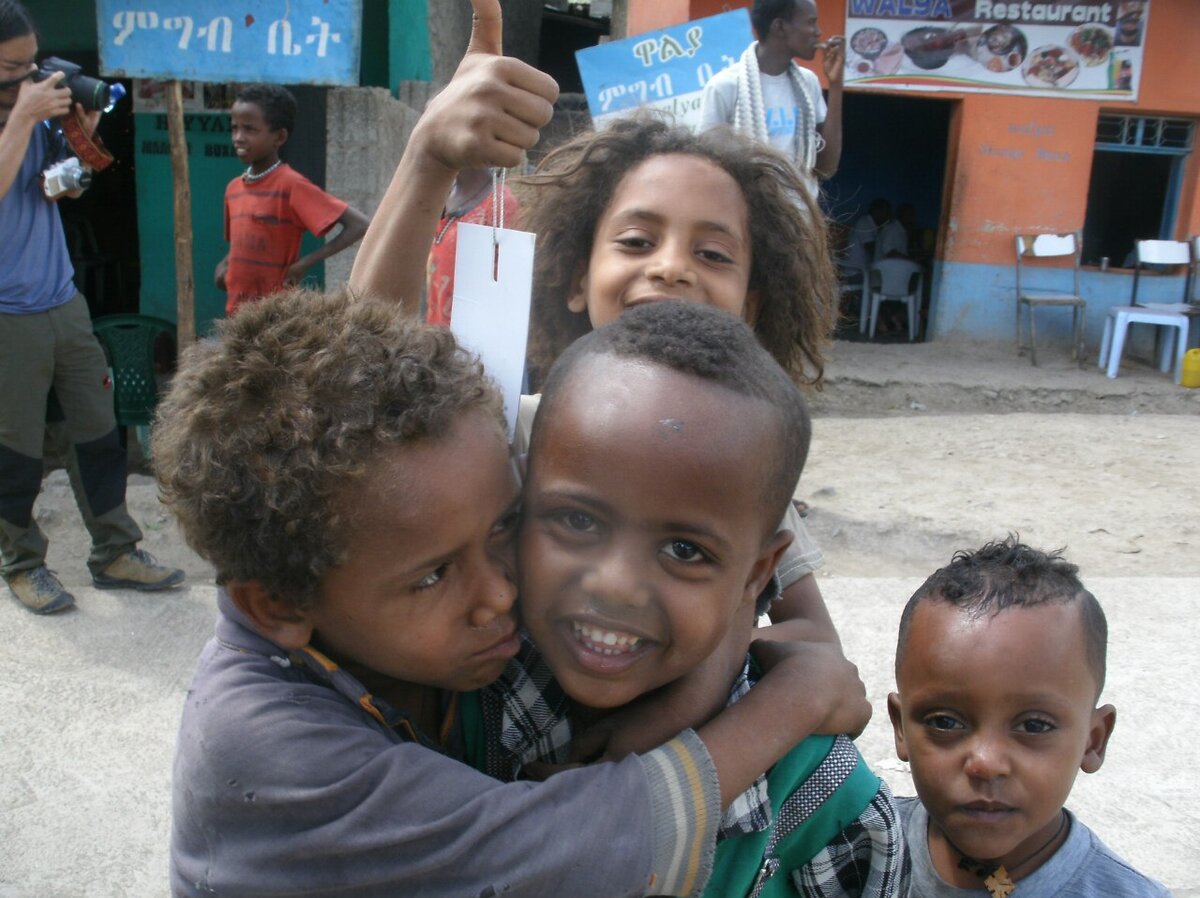 Эфиопия жители с голубыми глазами. Какой сейчас год в Эфиопии.