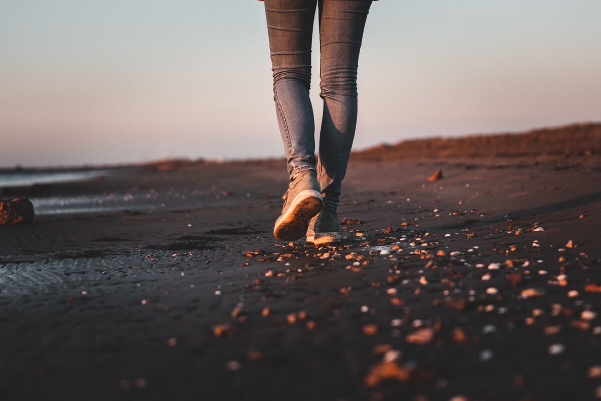 В старых кедах по новому пляжу)