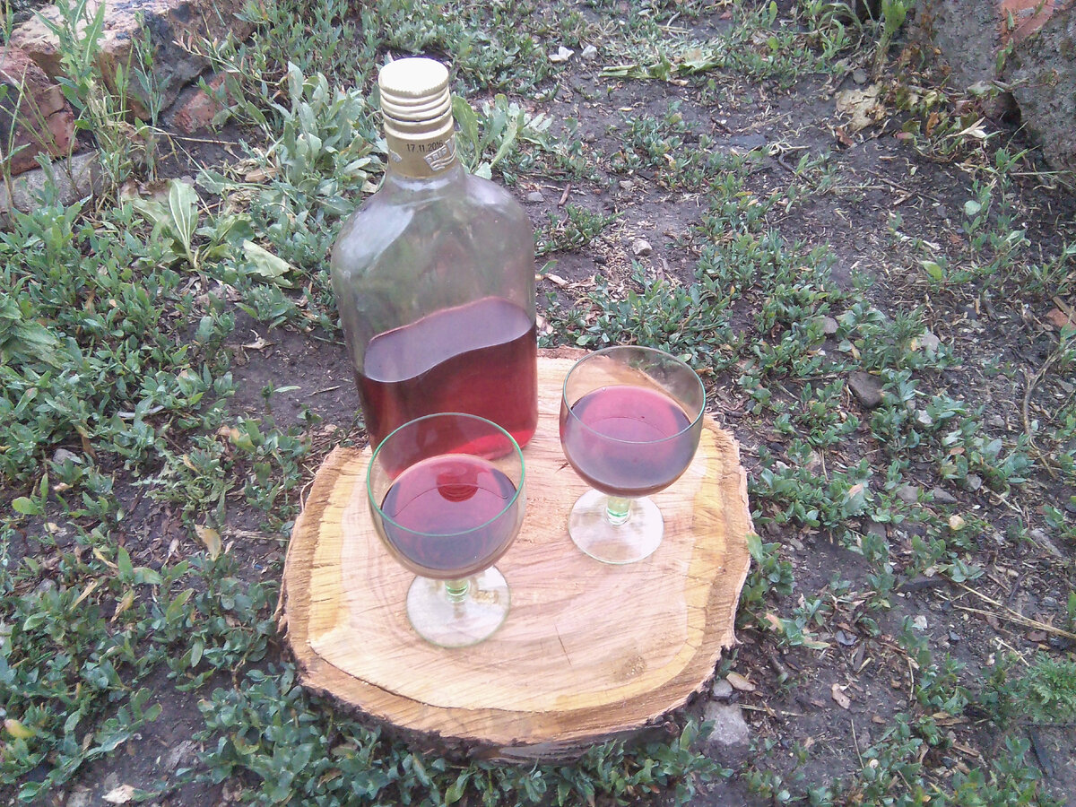 Готовая вишнёвая настойка