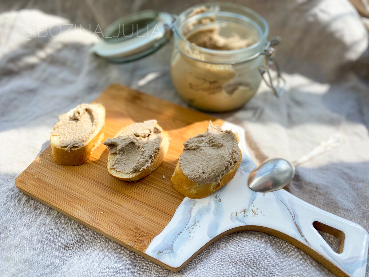 Беру банку сайры и готовлю паштет из рыбных консервов: вкусно и можно с  собой на природу взять | Сладкий Персик | Дзен