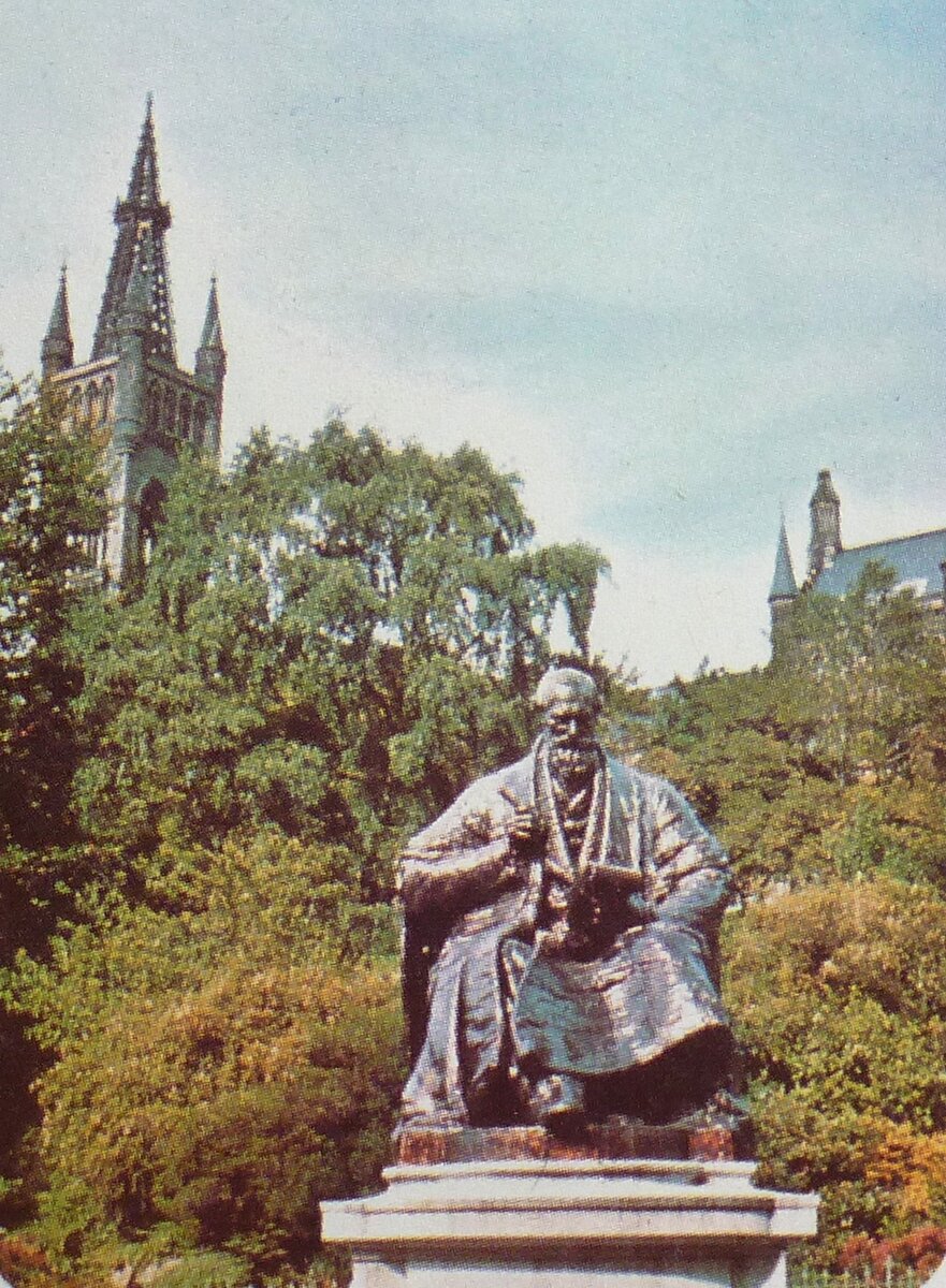 Материал из личного архива. Kelvin Statue and Glasgow University