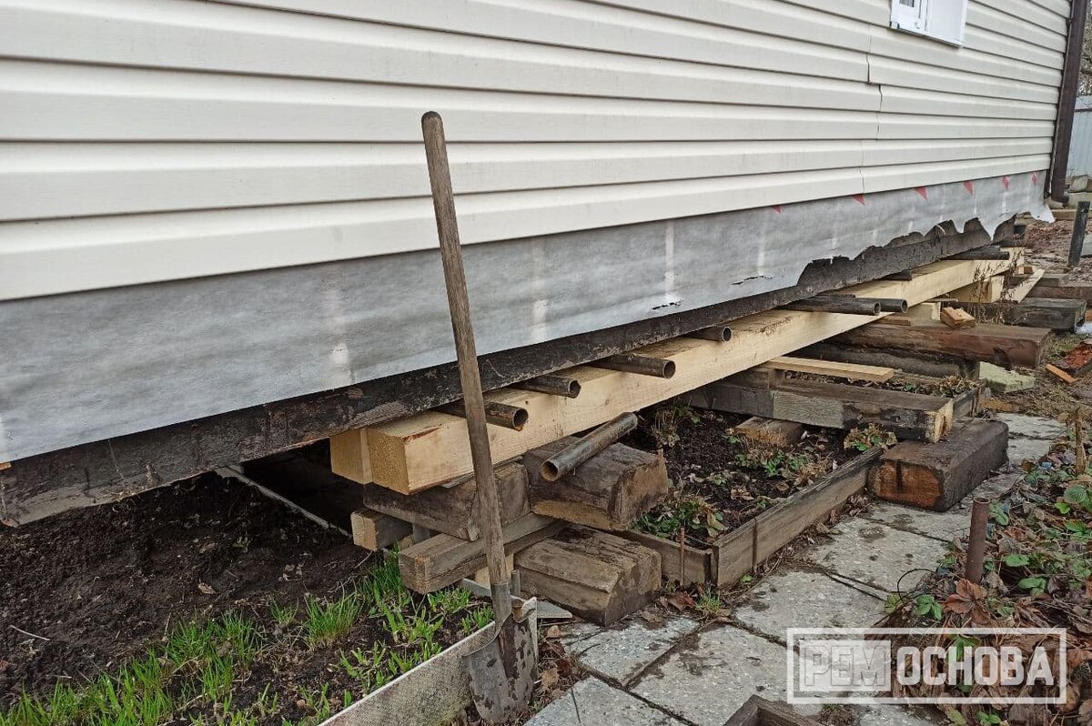 Подъем каркасного дома 7х7,5м на свайно-винтовой фундамент с передвижкой в массиве Михайловский