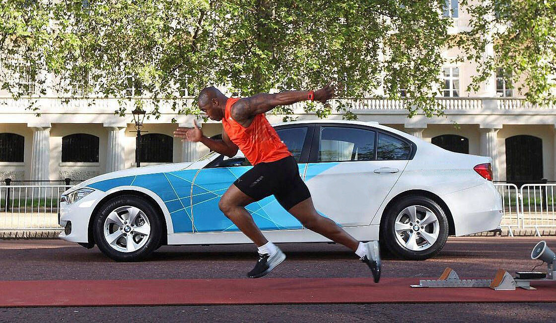 бегущий человек динамо машина. машина убегает. правила дл дети в автомобиле. не садиться в машину к незнакомым. машина с бегущей газелью.