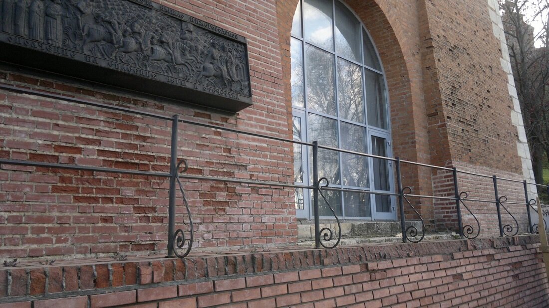 6 июня 2021 г. Мы продолжаем делать то, что мы уже много наделали (В. С. Черномырдин). Побывал в кремле и поснимал. Там территория закрыта и охрана не пускает.-52