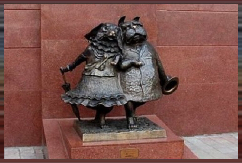 Фото автора. Памятник "Влюблённые собаки" в г. Краснодаре