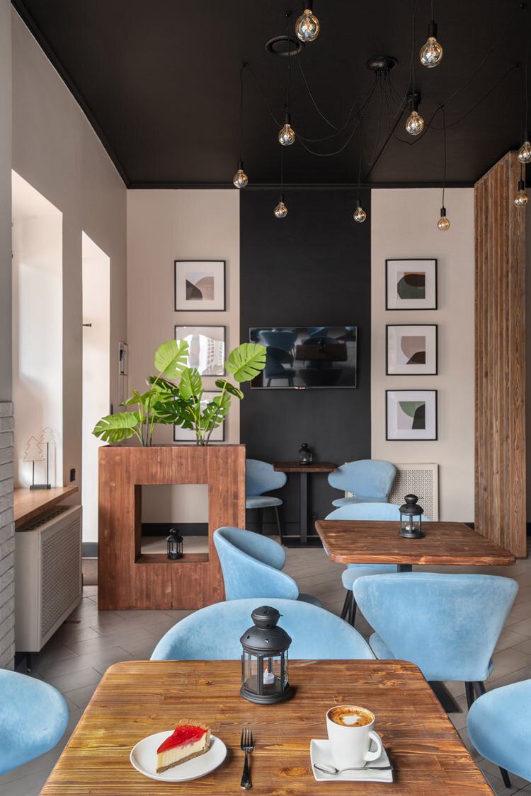 Интерьер кафе «Урбан» по дизайну Юлии Кирпичёвой.