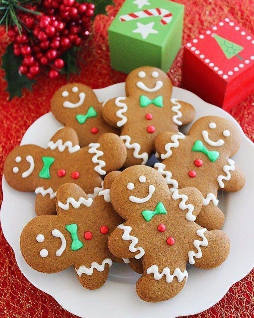 Рецепт новогоднего печенья. Пряничный человечек Gingerbread man. Рождественское печенье. Имбирное печенье. Рождественское имбирное печенье.