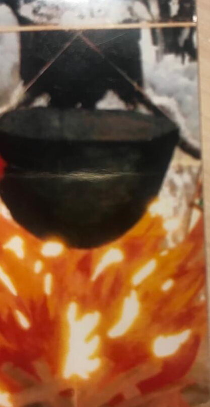 фото автора. Костер сделан из светоотражающей бумаги.