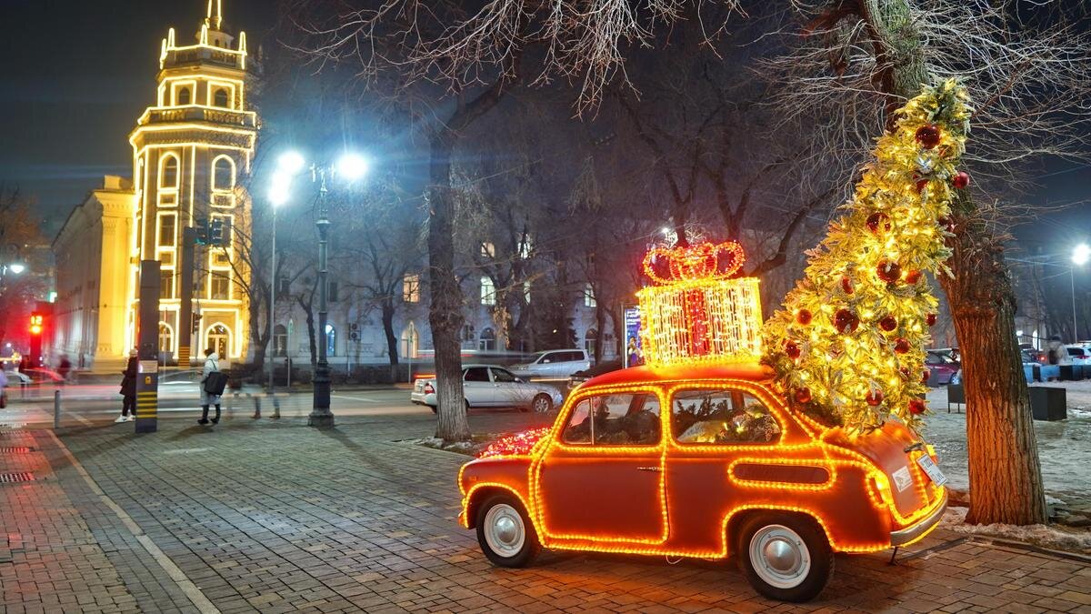    Новогодние украшения в Алматы:NUR.KZ/Владимир Третьяков