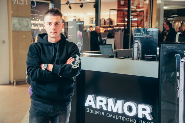 Предприниматель Айдар Ахмадеев у островка новой сети