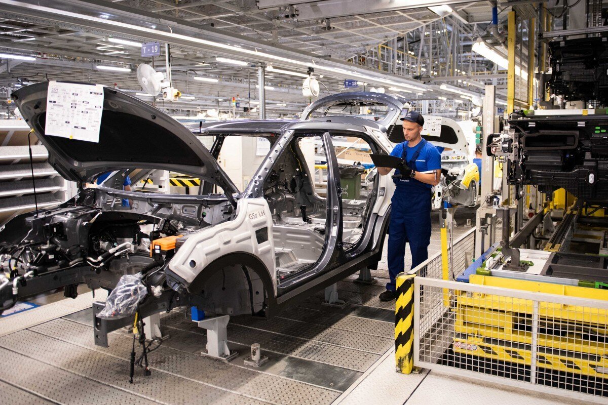     Завод Hyundai в Петербурге ожил, но машин россияне не увидят