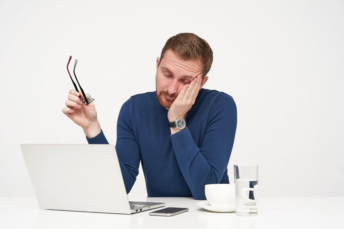    Пейте чай вместо кофе, чтобы взбодритьсяfreepik.com