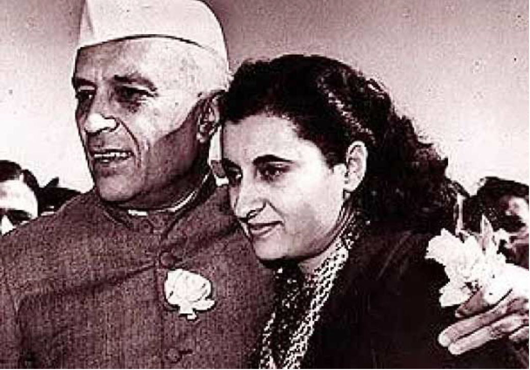 Молодая Индира Ганди с отцом