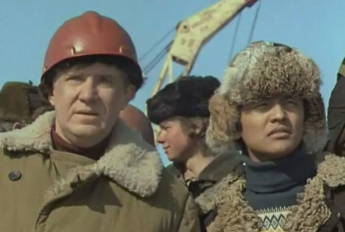 Владимир Гусев и Хасан Кадыралиев в фильме "Тепло студеной земли", 1984