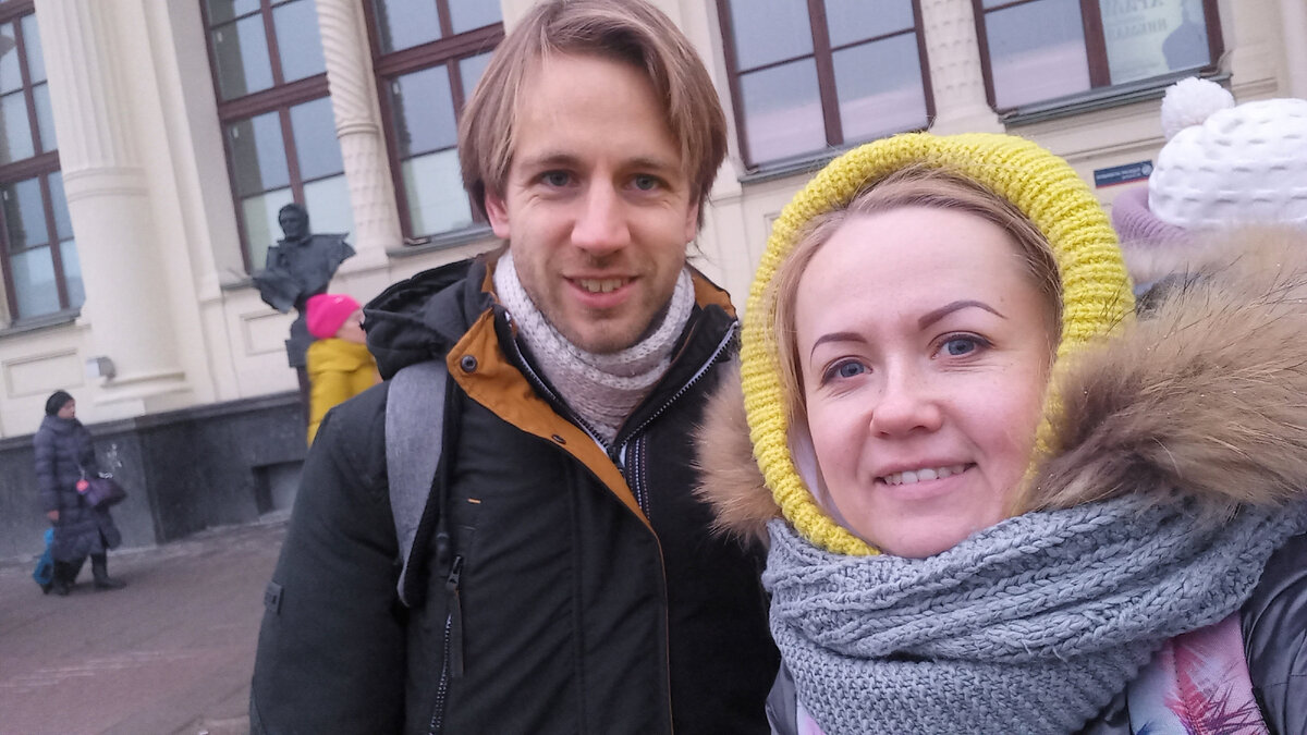 Голландка женщина. Воспитание детей в нидерландах. Жена голландца. Фестиваль селедки в голландии. Голландия голландки.