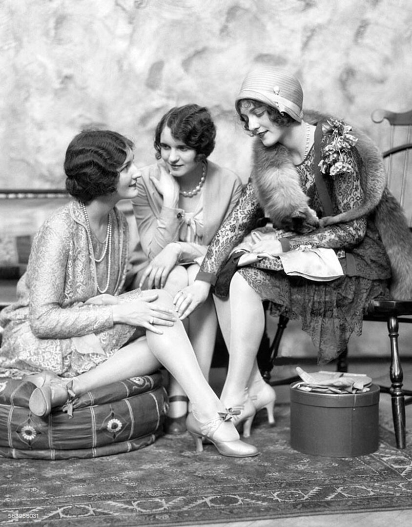 Дама ретро старое. 1920е мода в России. Мода 1920-х годов. Мода 1920 годов. Ретро женщины.