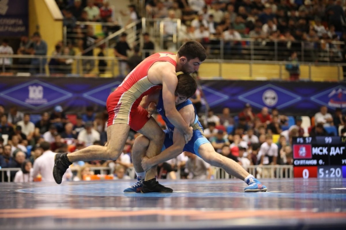    Мужская сборная Дагестана заняла первое место на чемпионате РФ по борьбе