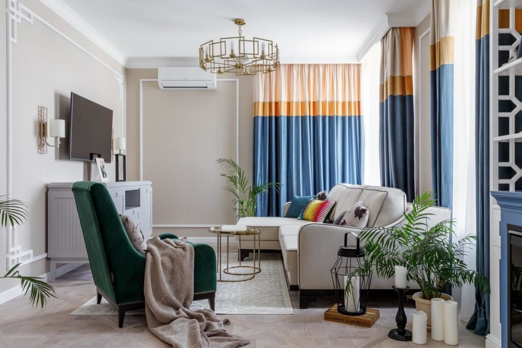 Молодая женщина приобрела эту квартиру в Краснодаре для своей мамы — женщины средних лет с изысканными вкусами. Воплотить их в жизнь взялась местная студия дизайна интерьеров — BonTon.-4